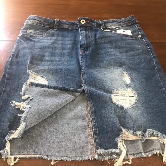 Denim distressed skirt - Picture 3 of 6